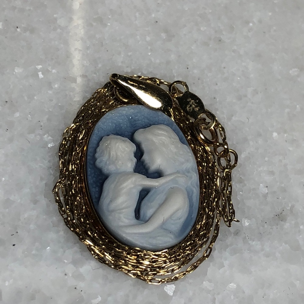 Cameo